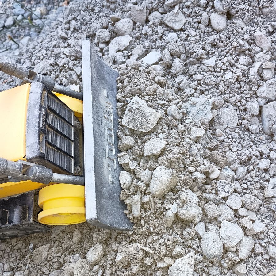 1 1/4 inch minus crushed rock
